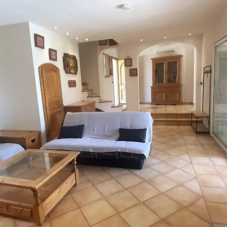 Birds Villa, Piscine Chauffee, Clim, Garage, Wifi