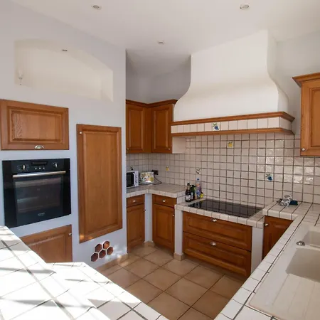 Villa Birds Villa, Piscine Chauffee, Clim, Garage, Wifi Arles